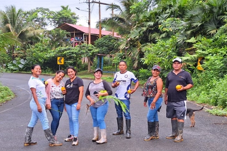 (MMMT) MANOS MUJERES MADRES DE LA TIERRA